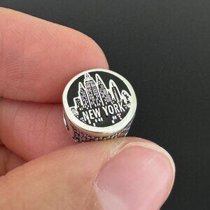 Pandora NEW YORK CITY  Exclusive Charm
